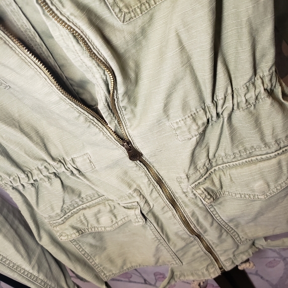 H&M Green Distressed Jacket - Picture 4 of 13